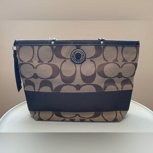 Coach Signature Tote Authentic Canvas/Leather